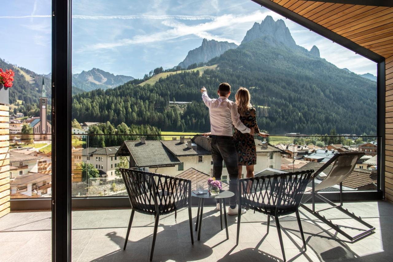 Hotel Ladinia Dolomites View Pozza di Fassa Dış mekan fotoğraf