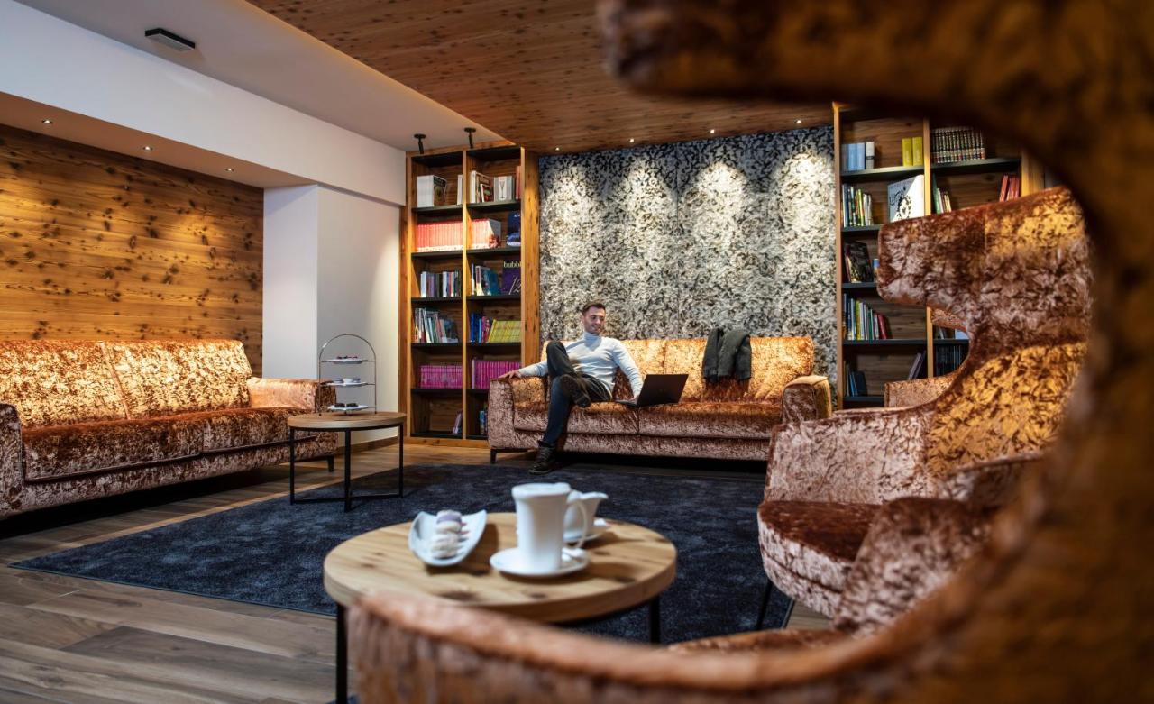 Hotel Ladinia Dolomites View Pozza di Fassa Dış mekan fotoğraf