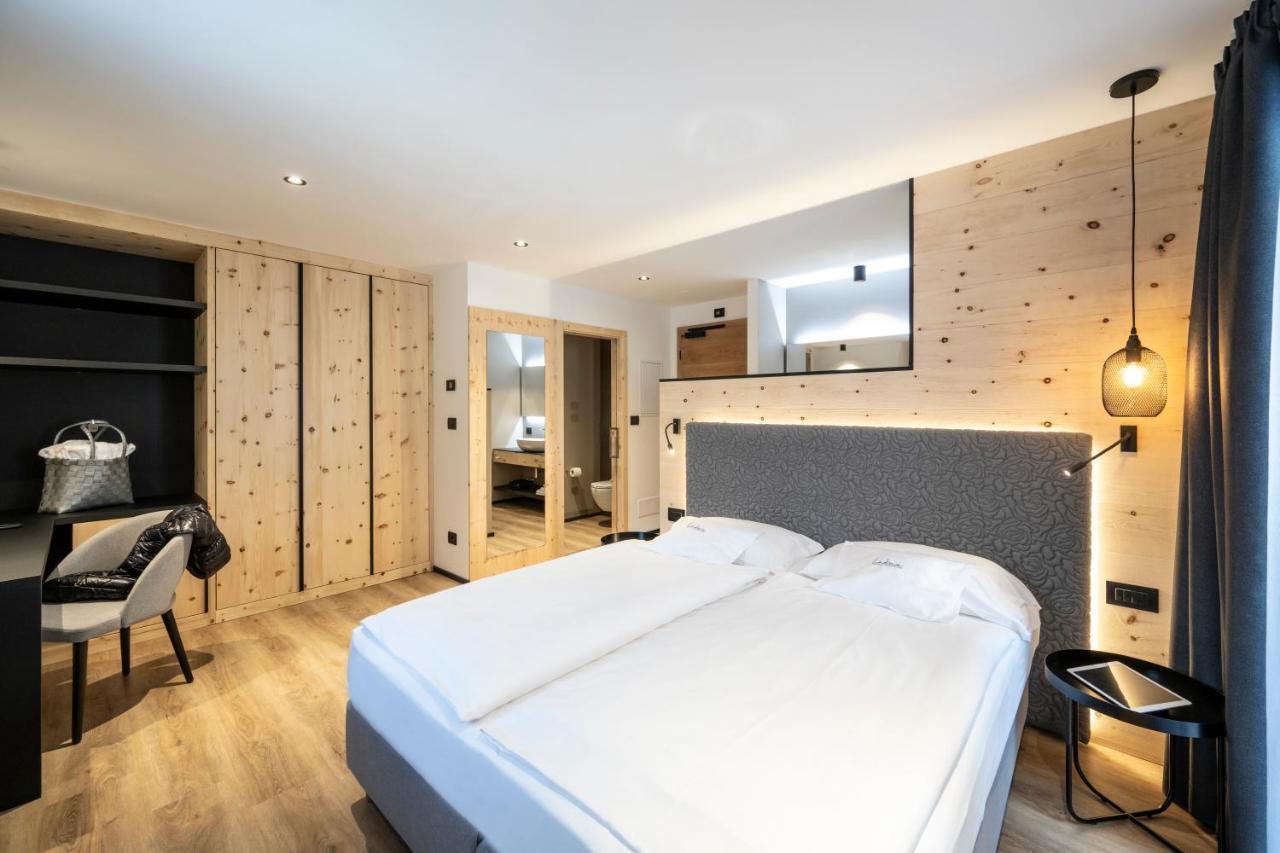 Hotel Ladinia Dolomites View Pozza di Fassa Dış mekan fotoğraf