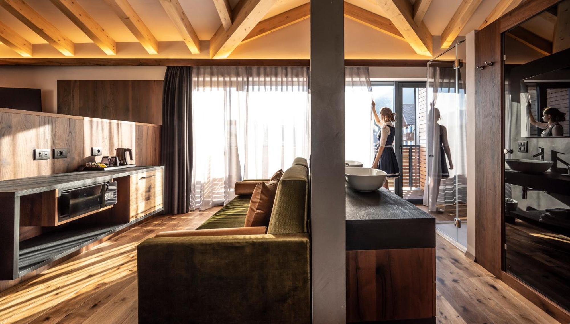 Hotel Ladinia Dolomites View Pozza di Fassa Dış mekan fotoğraf
