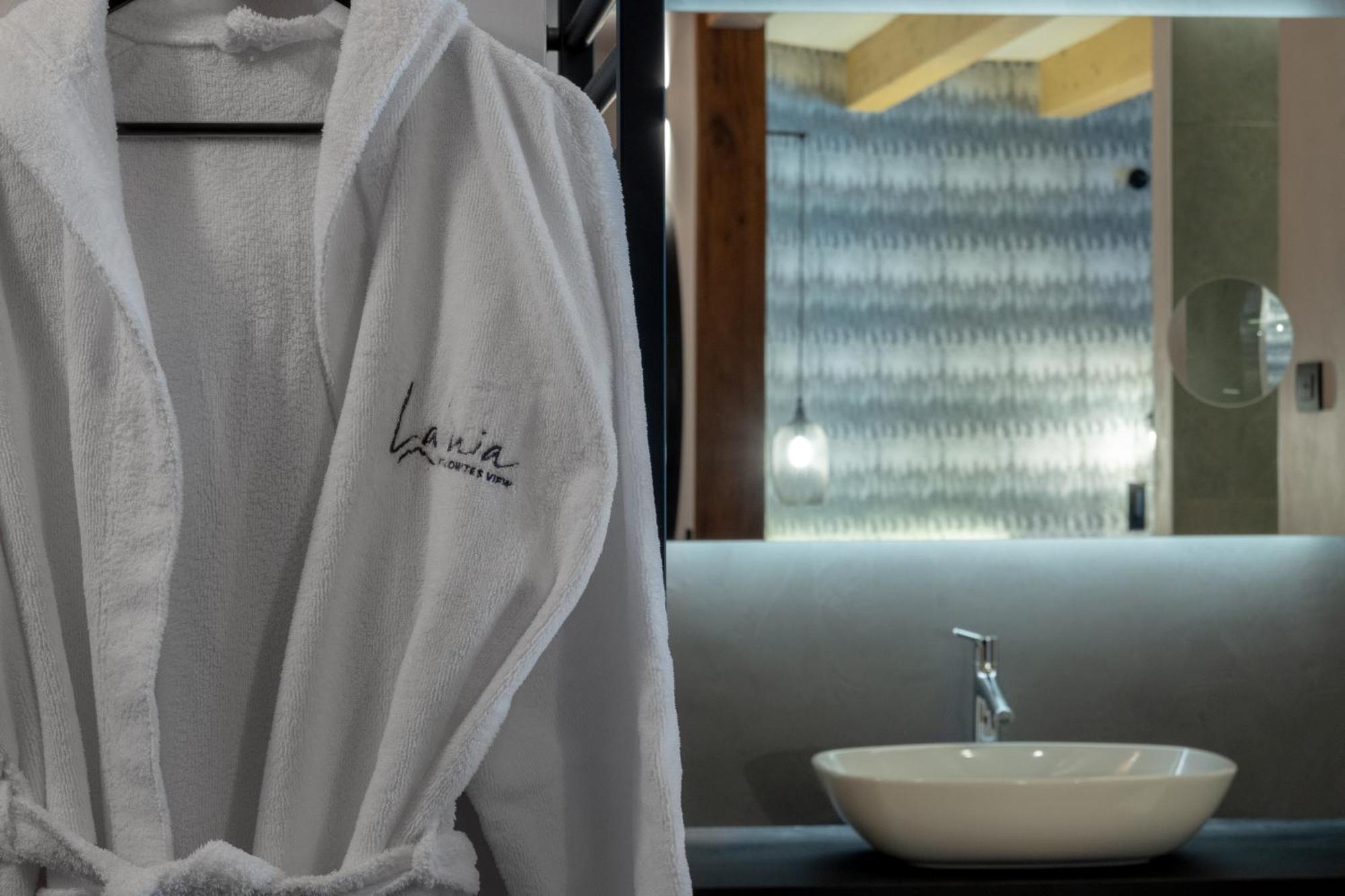 Hotel Ladinia Dolomites View Pozza di Fassa Dış mekan fotoğraf
